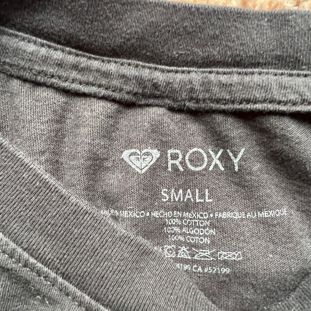 Billabong and Roxy crop shirts size small - Picture 3 of 3